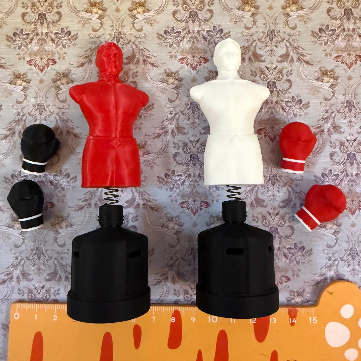 Lily minis-miniature boxer sets