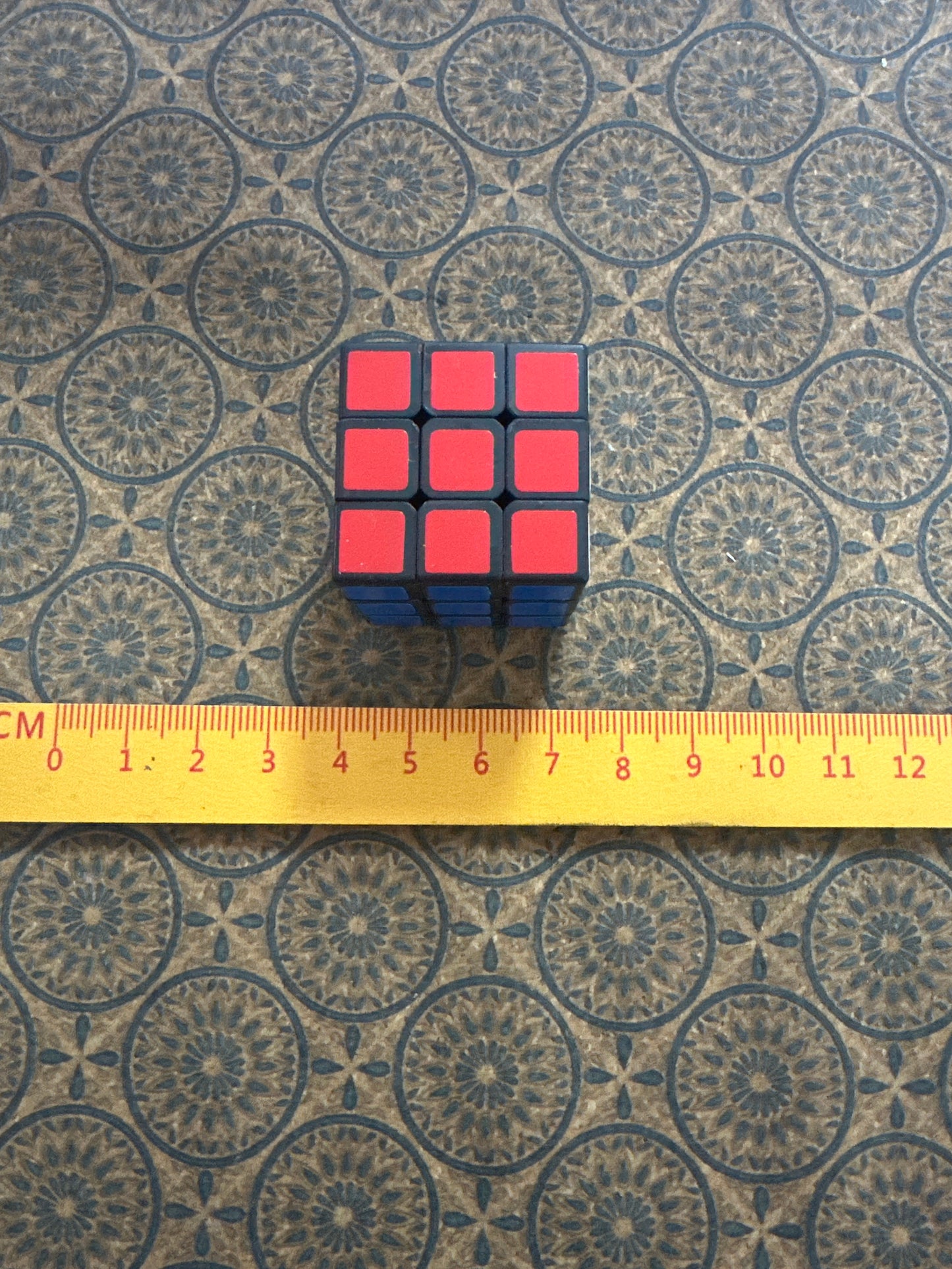 Lily minis-dollhouse miniature Rubik's cube
