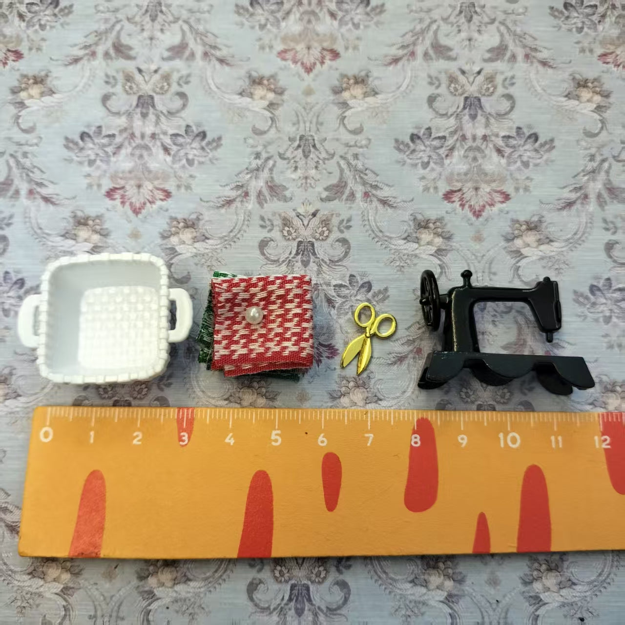 Lily minis Miniature Sewing Machine Set for Dollhouse