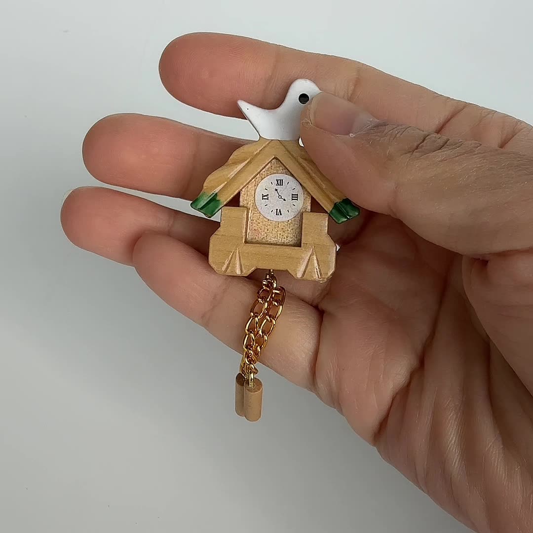 1:12 Doll house diy Xiao Wu mini simulation of every toy bird wooden wall clock miniature clock model
