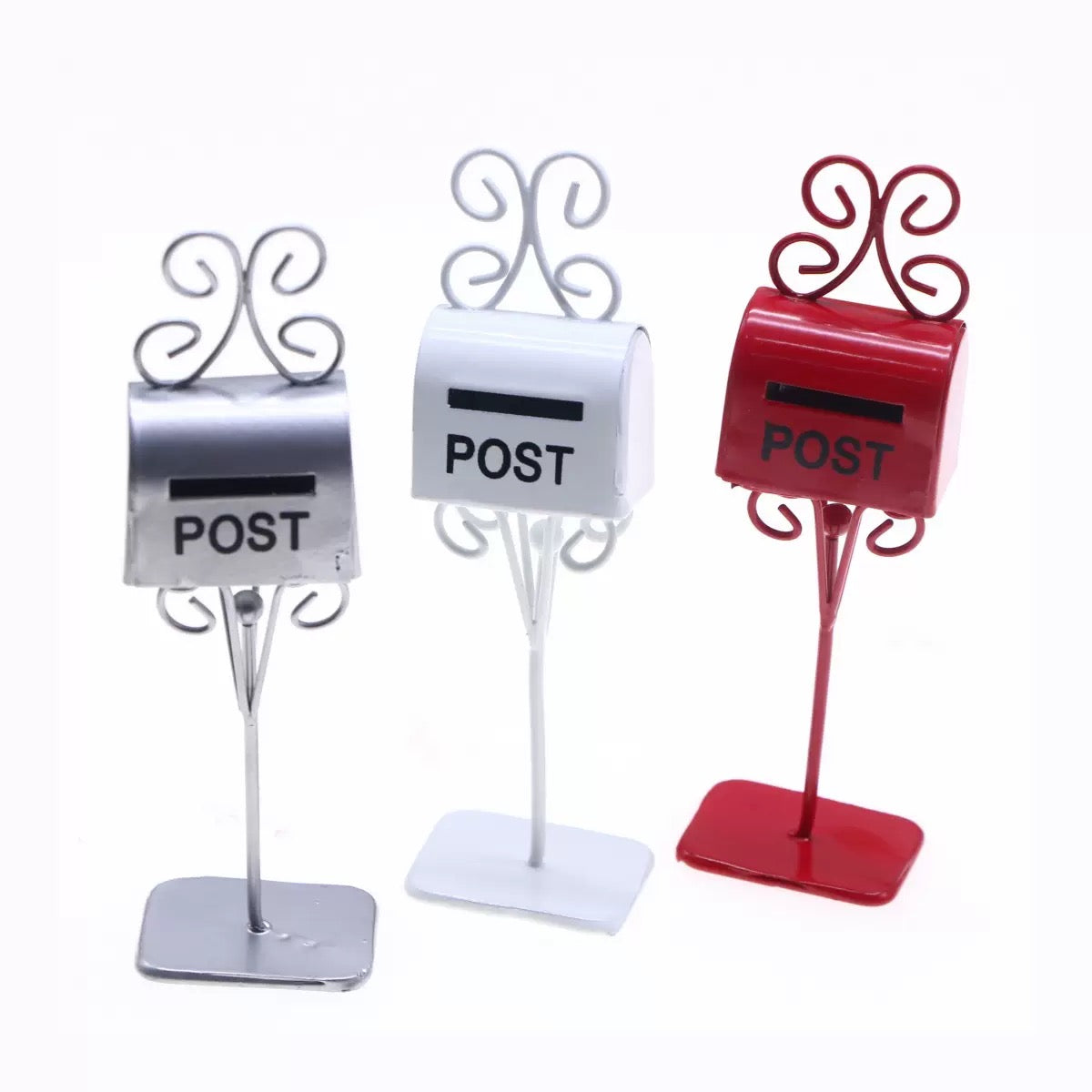 Lily minis -dollhouse mailbox