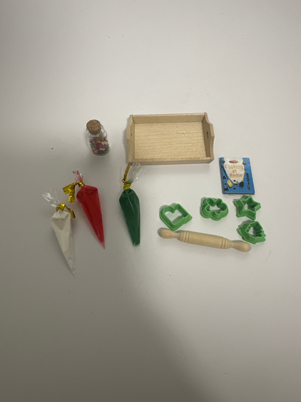 Lily minis-dollhouse miniature Kitchen baking set