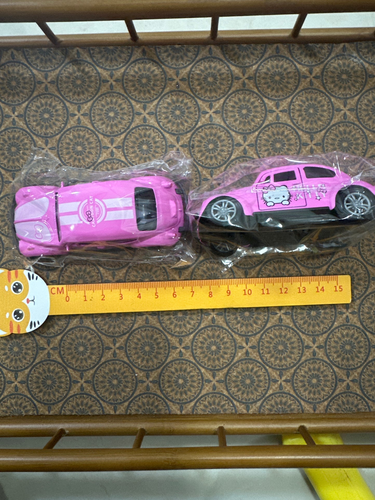 Lily minis-dollhouse miniature HK metal toy car