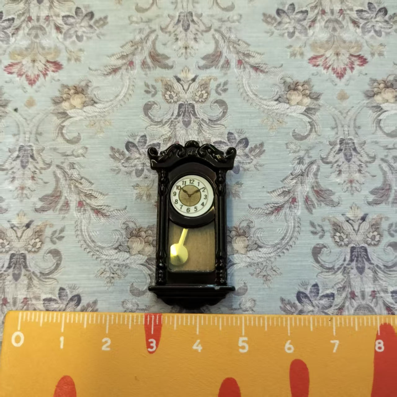 Lily minis Miniature Metal Clock for Dollhouse