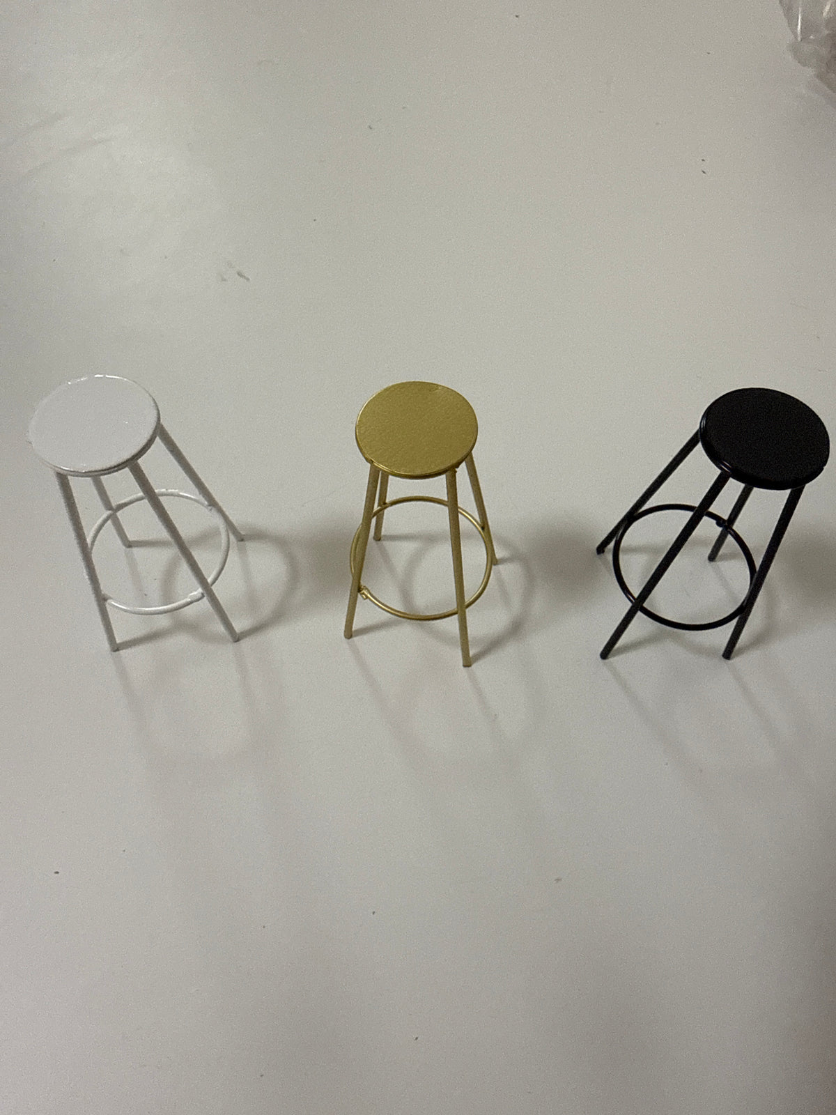 Lily minis-dollhouse High foot stool 1pcs Random styles