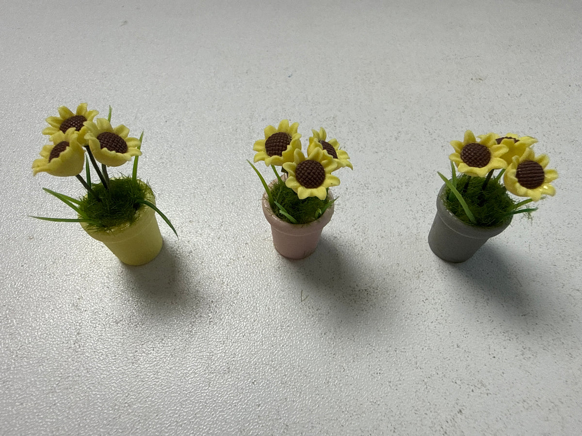 Lily minis-dollhouse Sunflower potted plants