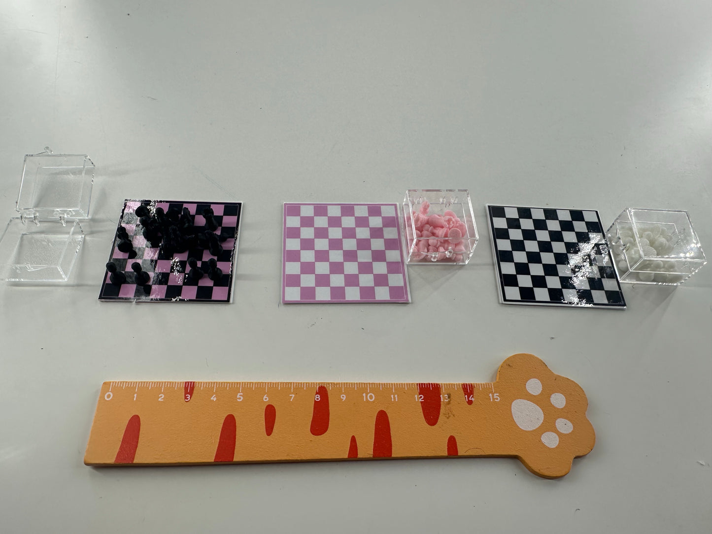 Lily minis-dollhouse chess
