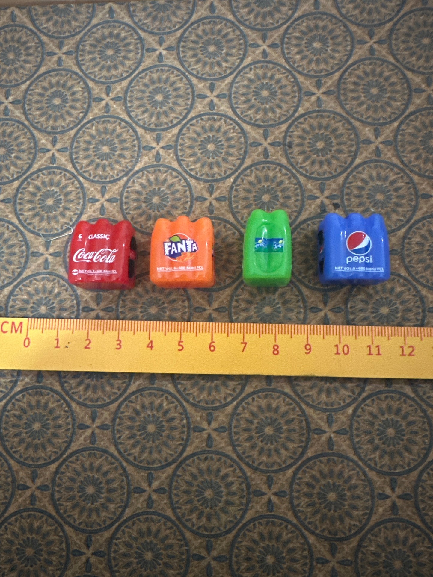 Lily minis-dollhouse miniature Soft drink 4pcs