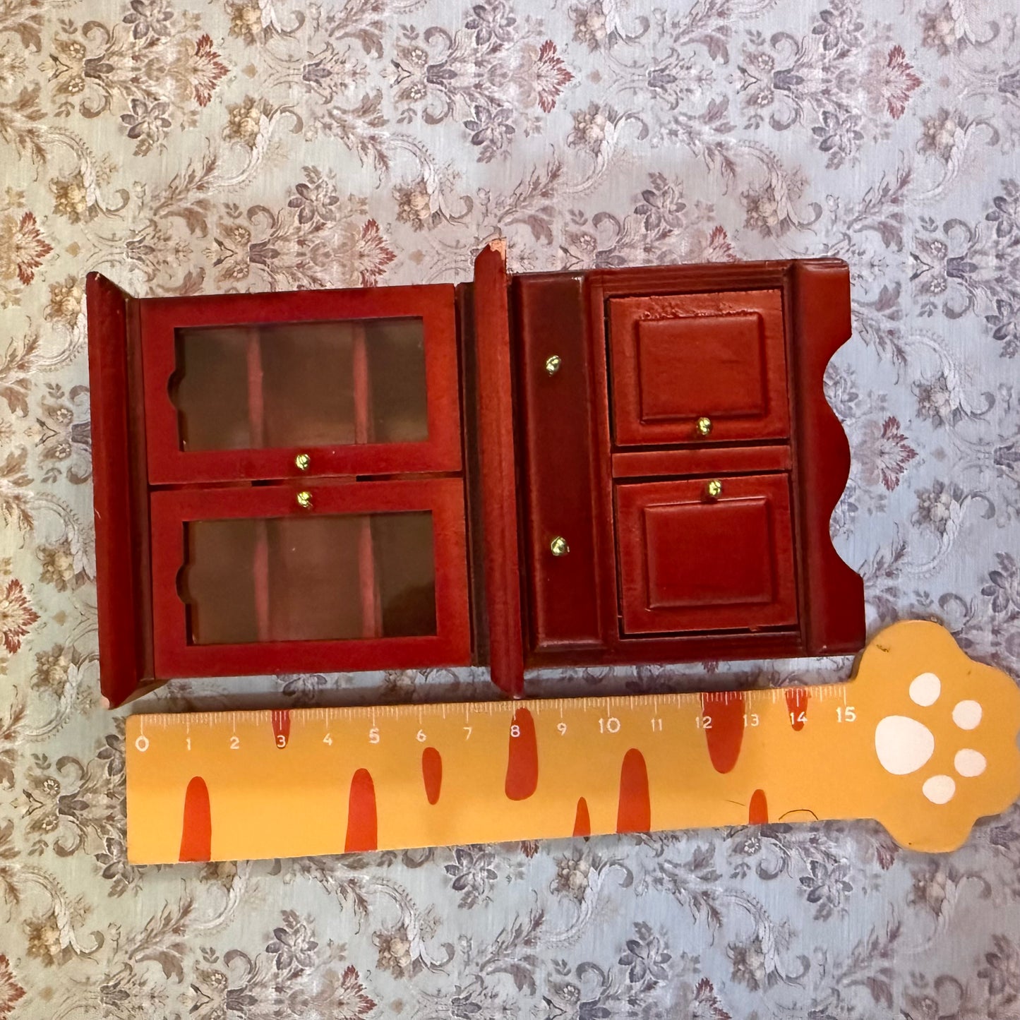 Lily minis-dollhouse miniature cabniet