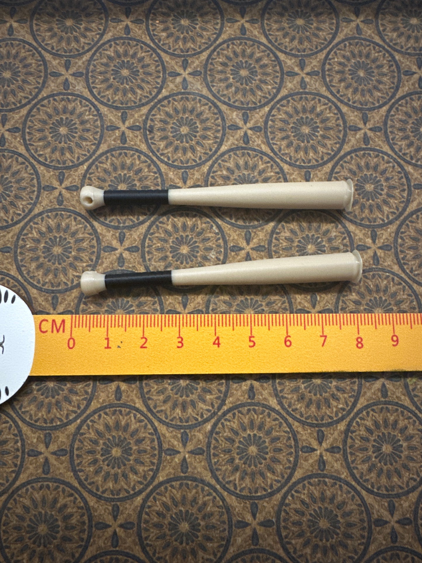 Lily minis-dollhouse miniature Baseball bat 2pcs