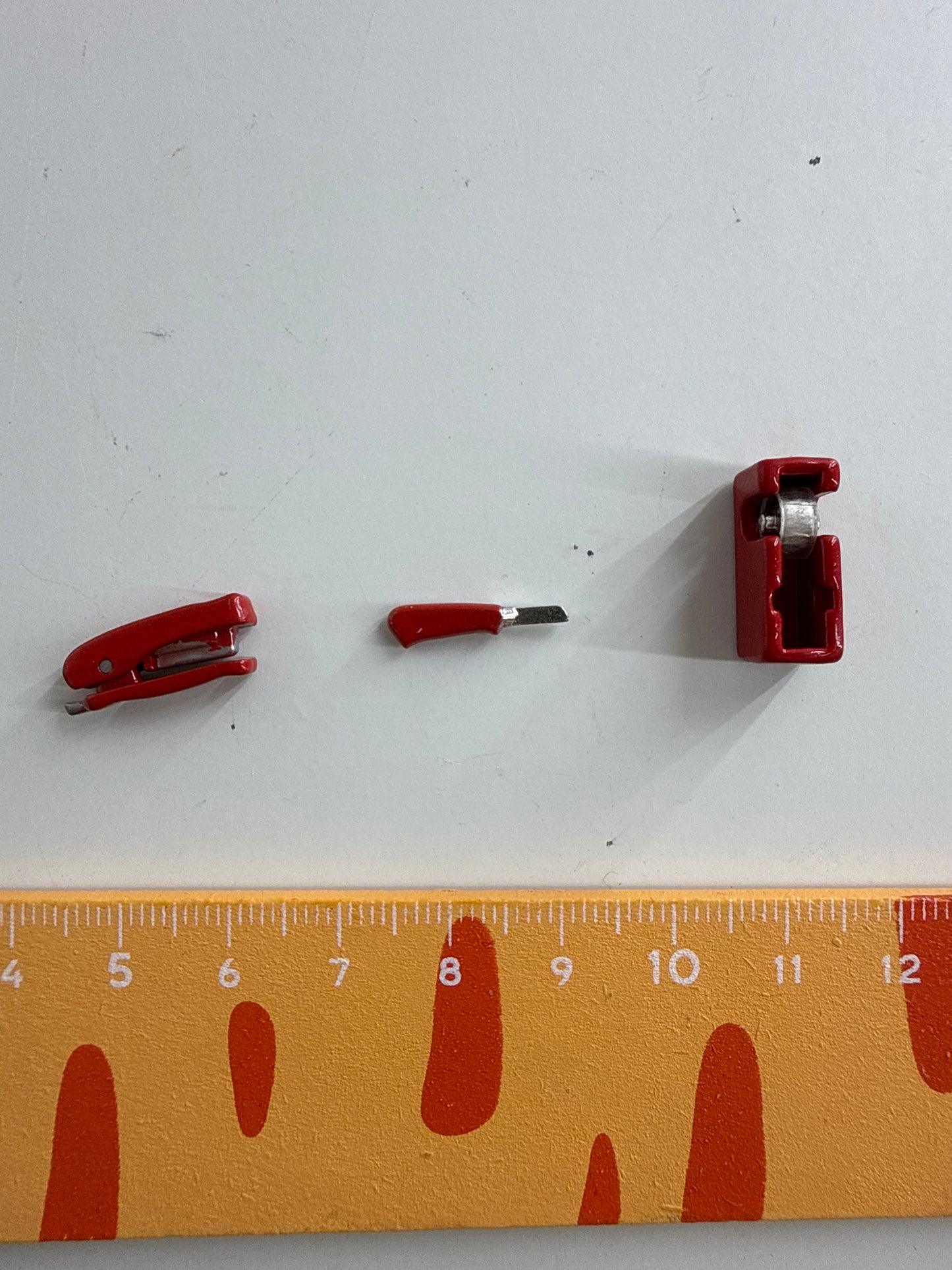 Lily minis-dollhouse Red packing set