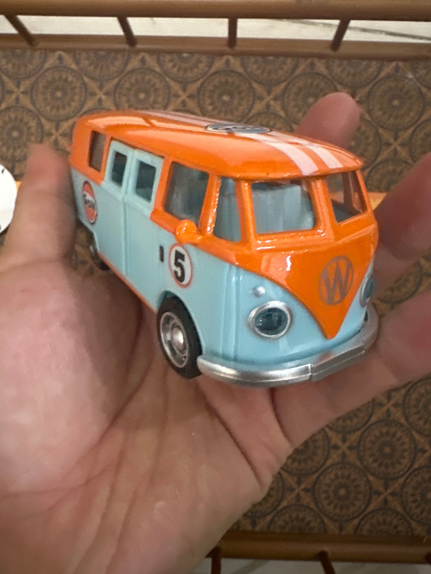Lily minis-dollhouse miniature Metal bus model