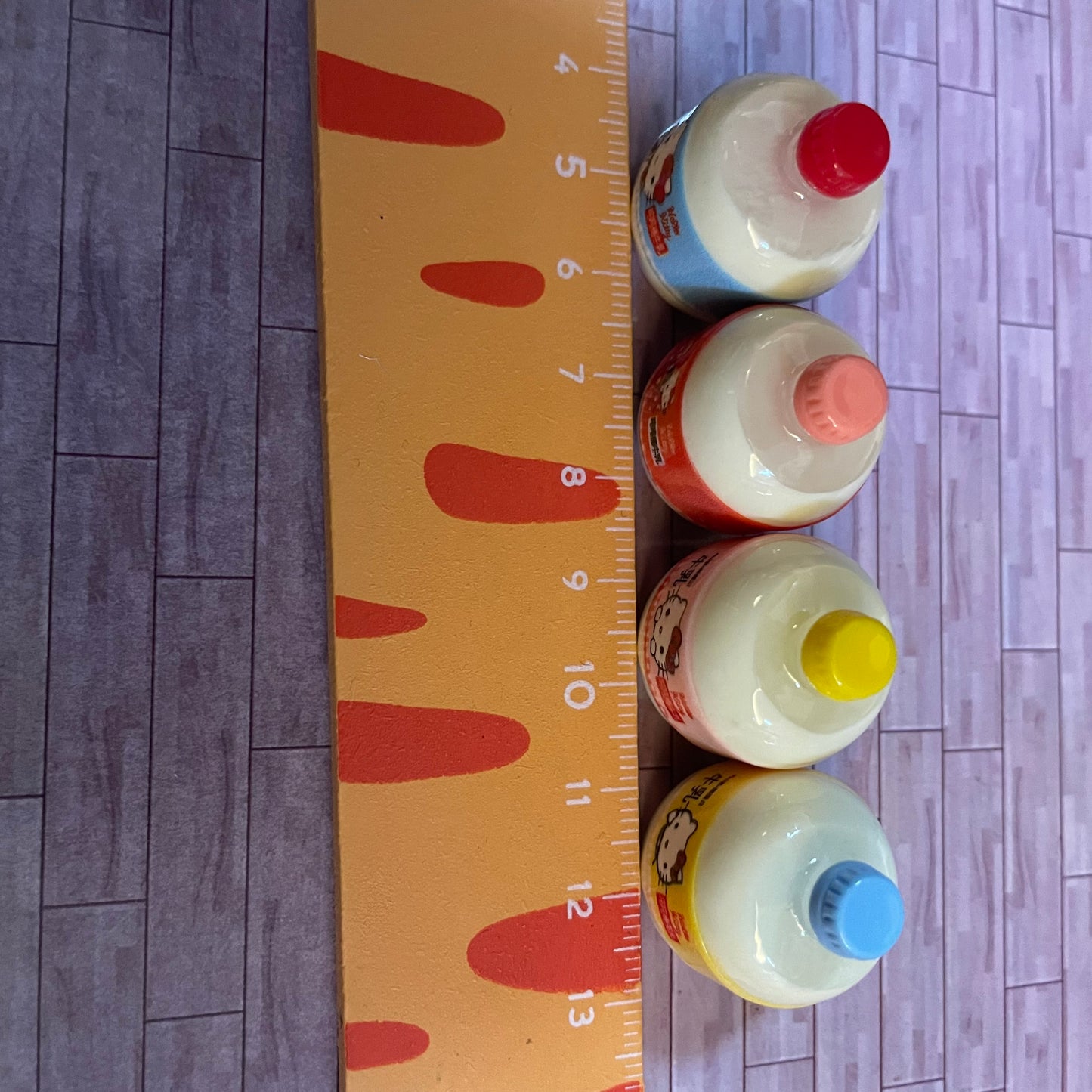 Lily minis-dollhouse miniature HK chunky milk bottles 4 pcs