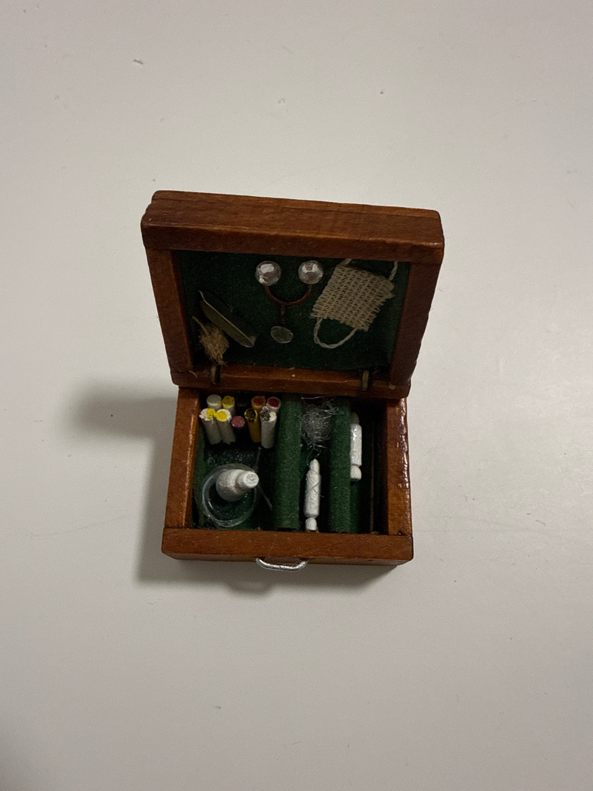 Lily minis-dollhouse Wooden medicine box