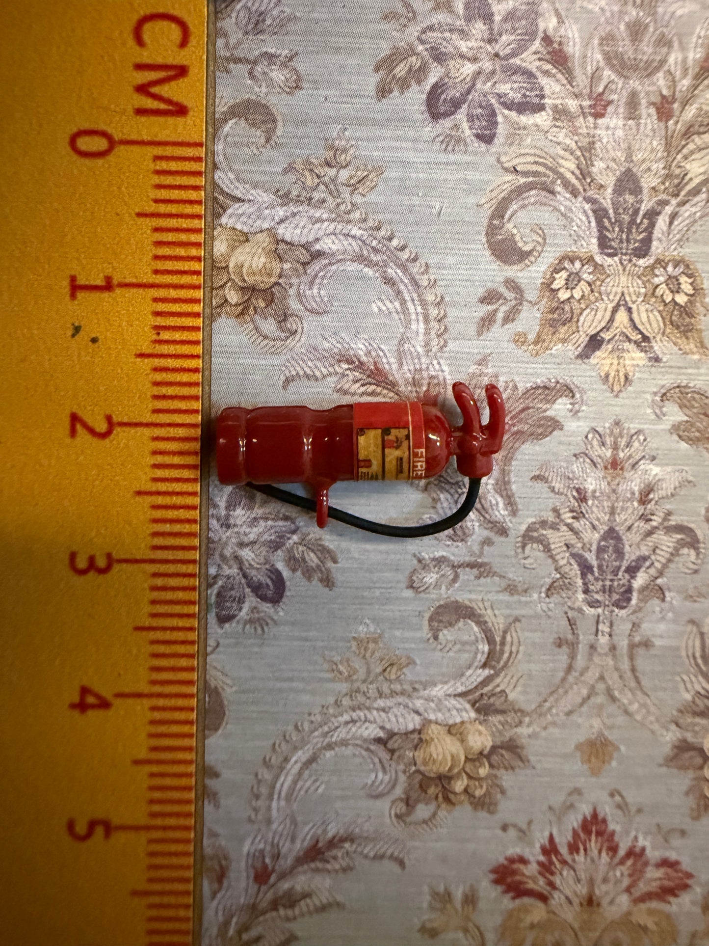 Lily minis-Dollhouse miniature-Fire extinguisher