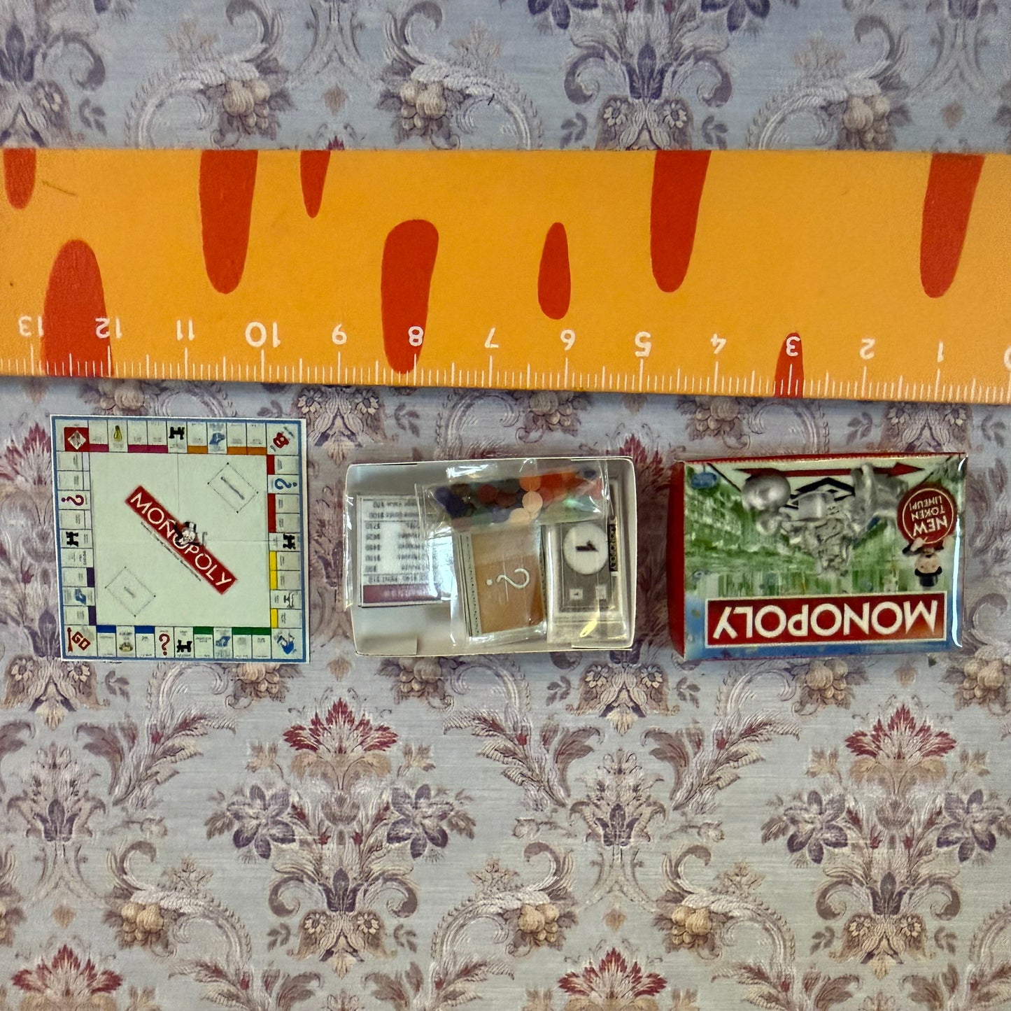 Lily minis-dollhouse miniature monopoly game set