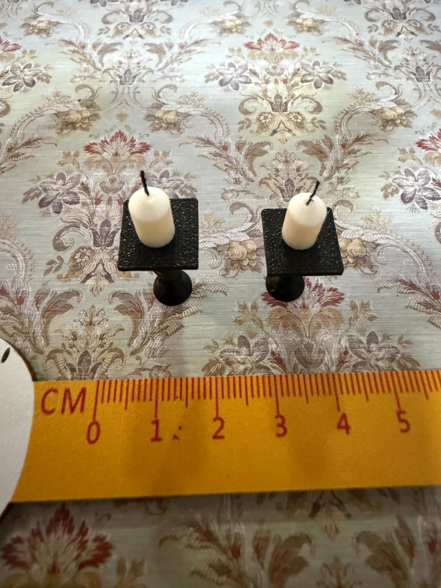 Lily minis-dollhouse miniature vintage candle