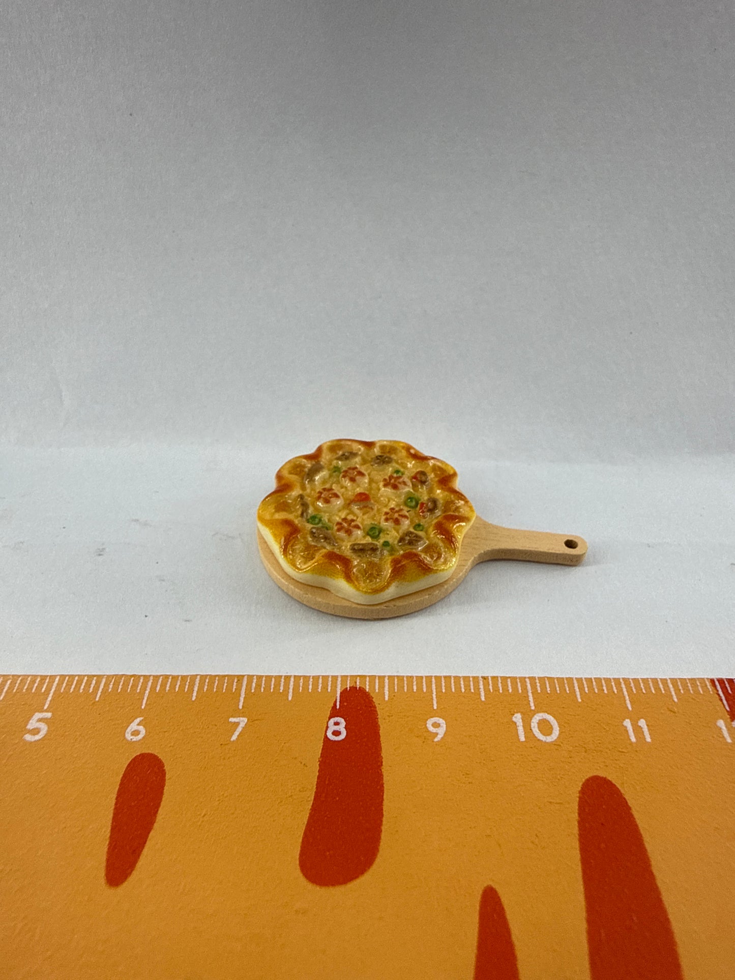 Lily minis-dollhouse Mini cheese pizza