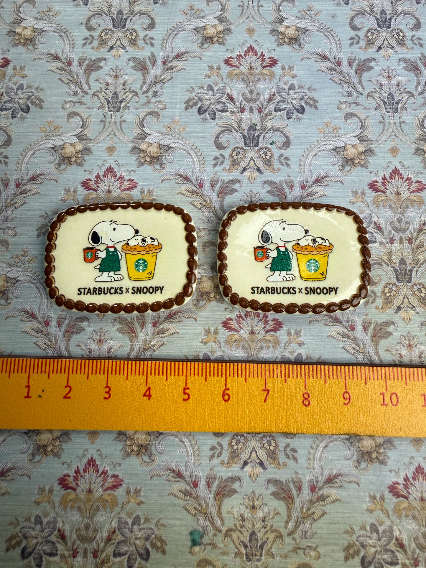 Lily minis-dollhouse miniature snoopy plate 2 pcs