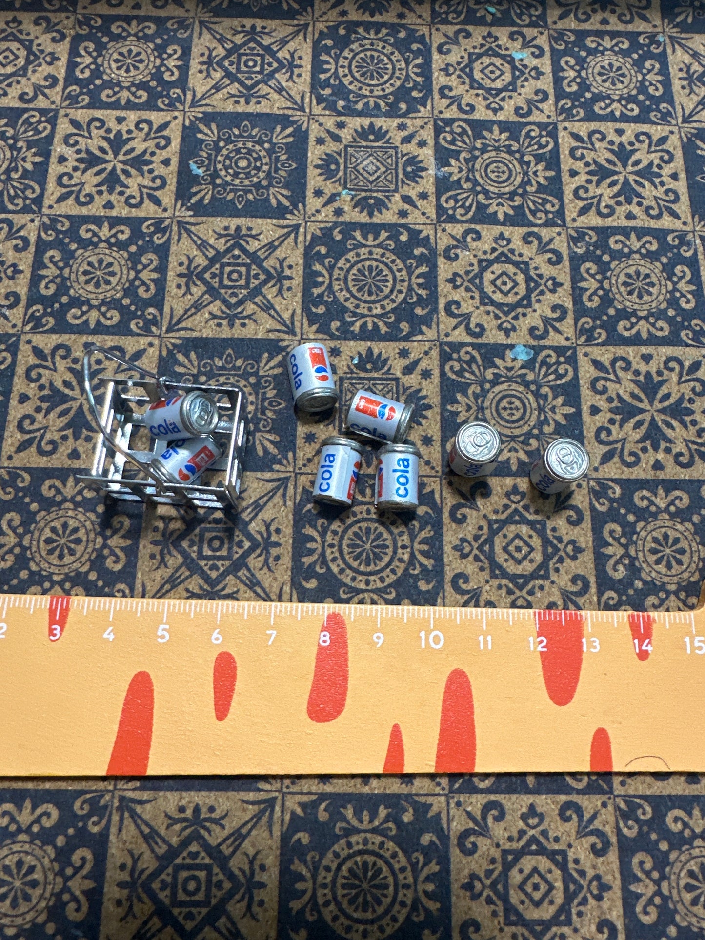 Lily minis-dollhouse miniature Metal beverage basket