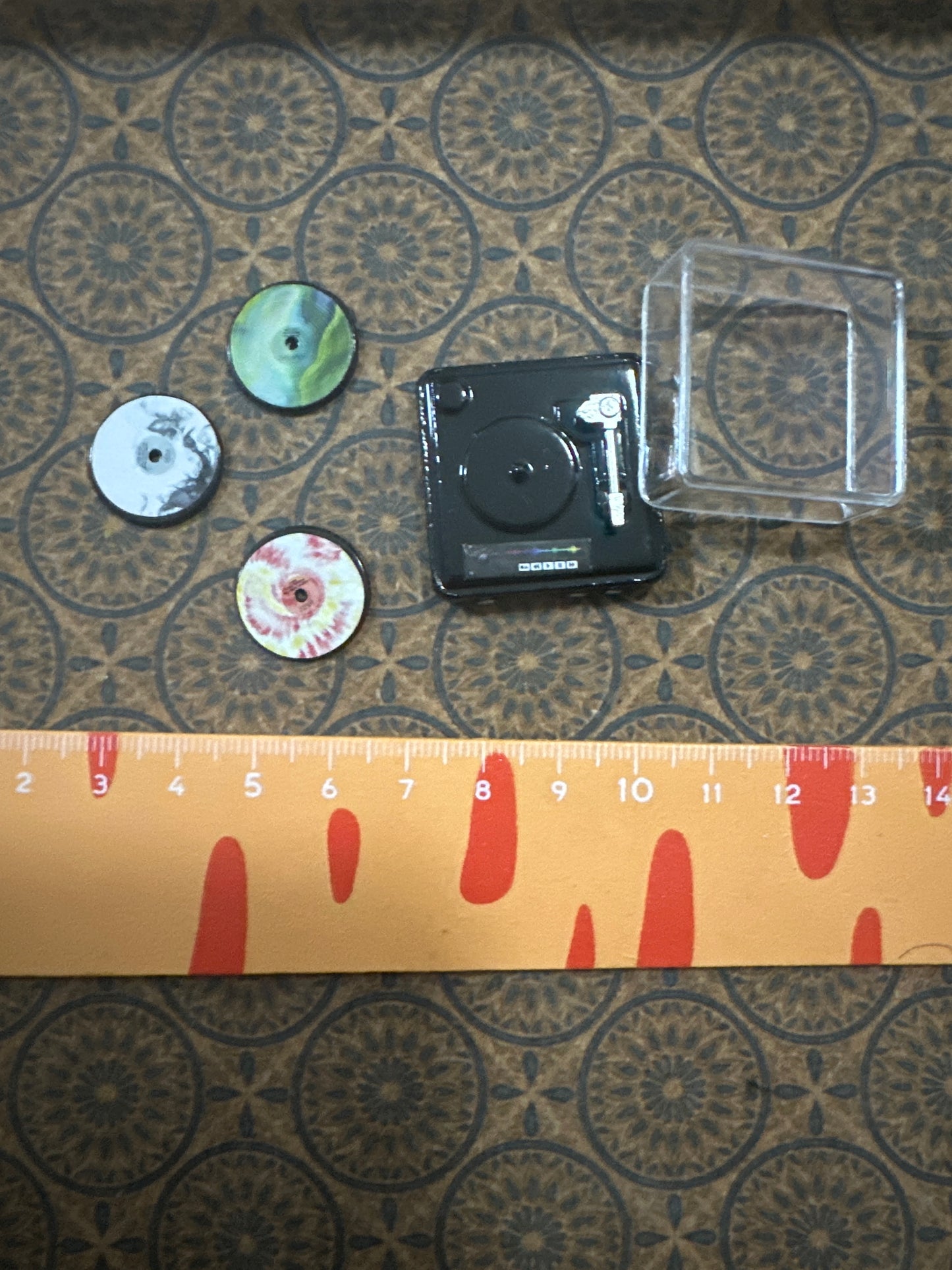 Lily minis-dollhouse miniature Metal CD player