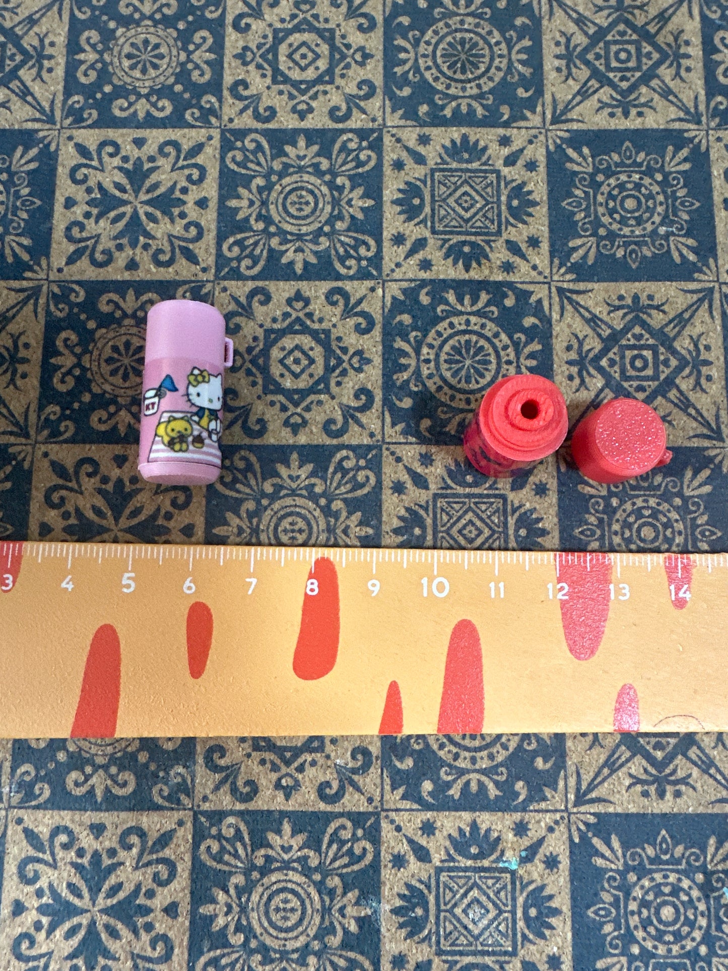 Lily minis-dollhouse miniature HK Thermos cup