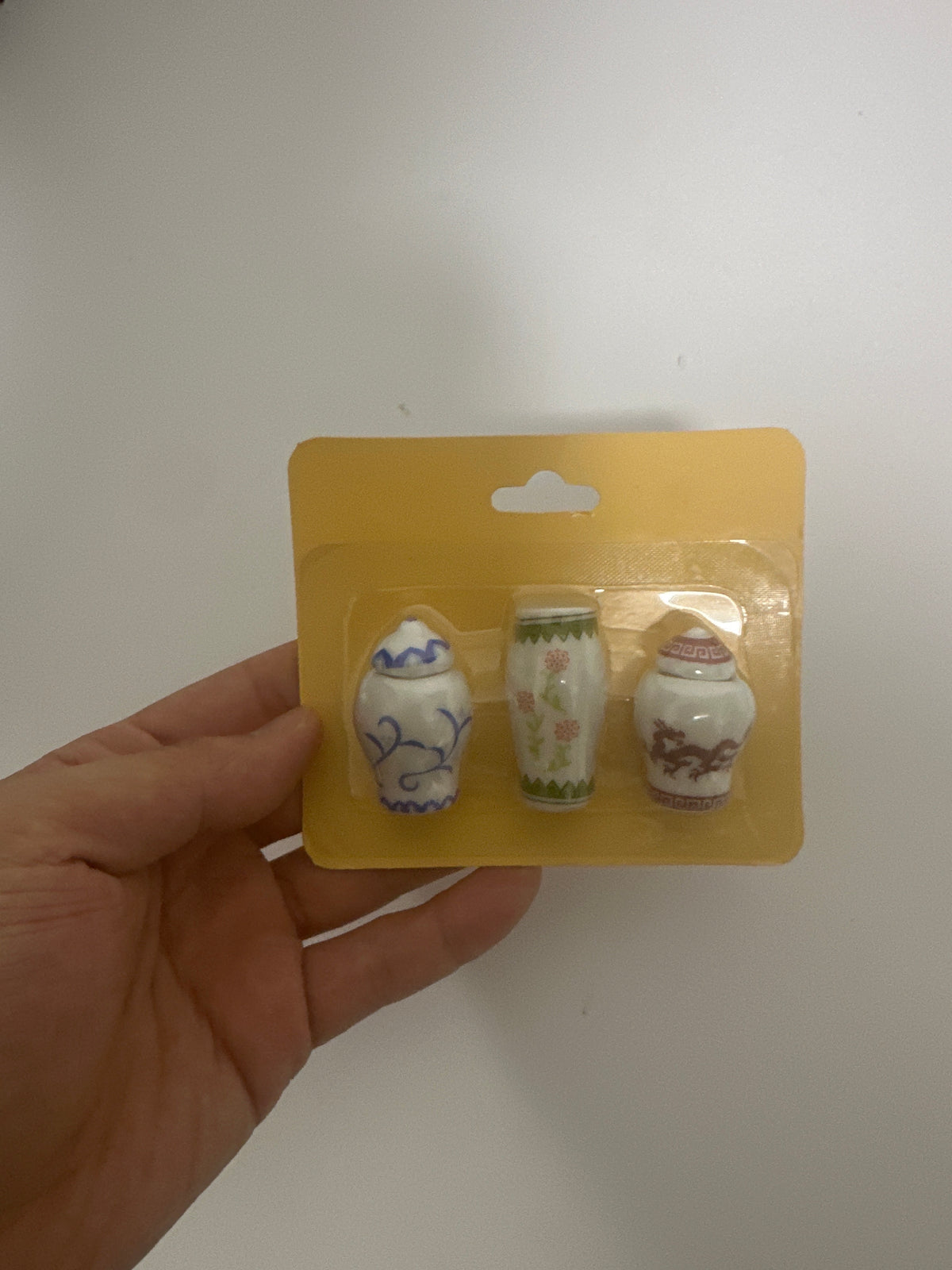 Lily minis-dollhouse miniature Ceramics set