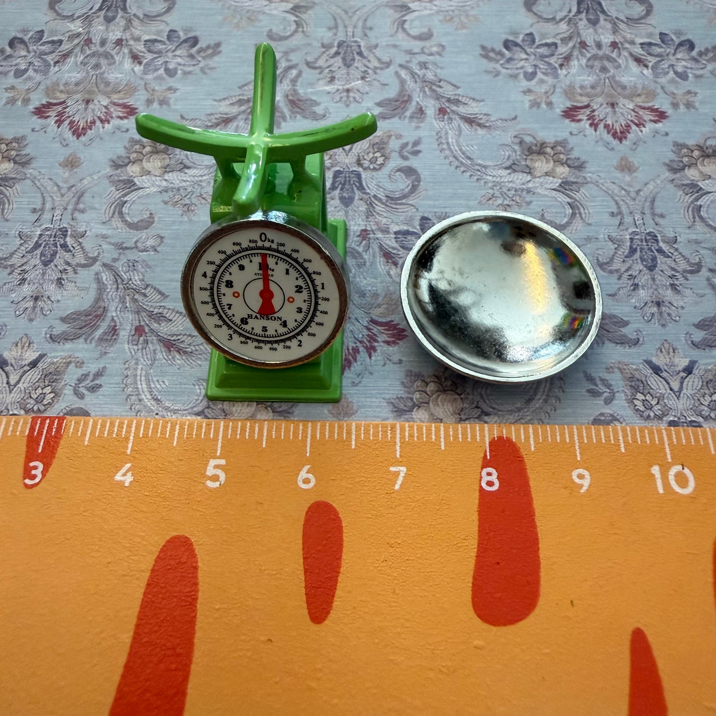 Lily minis-dollhouse miniature metal scale