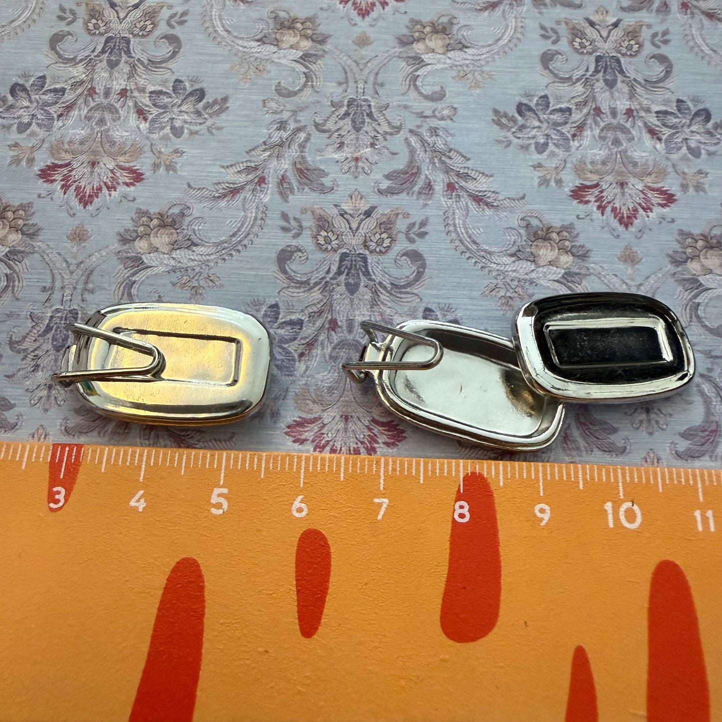 Lily minis-dollhouse miniature old fashioned lunch box