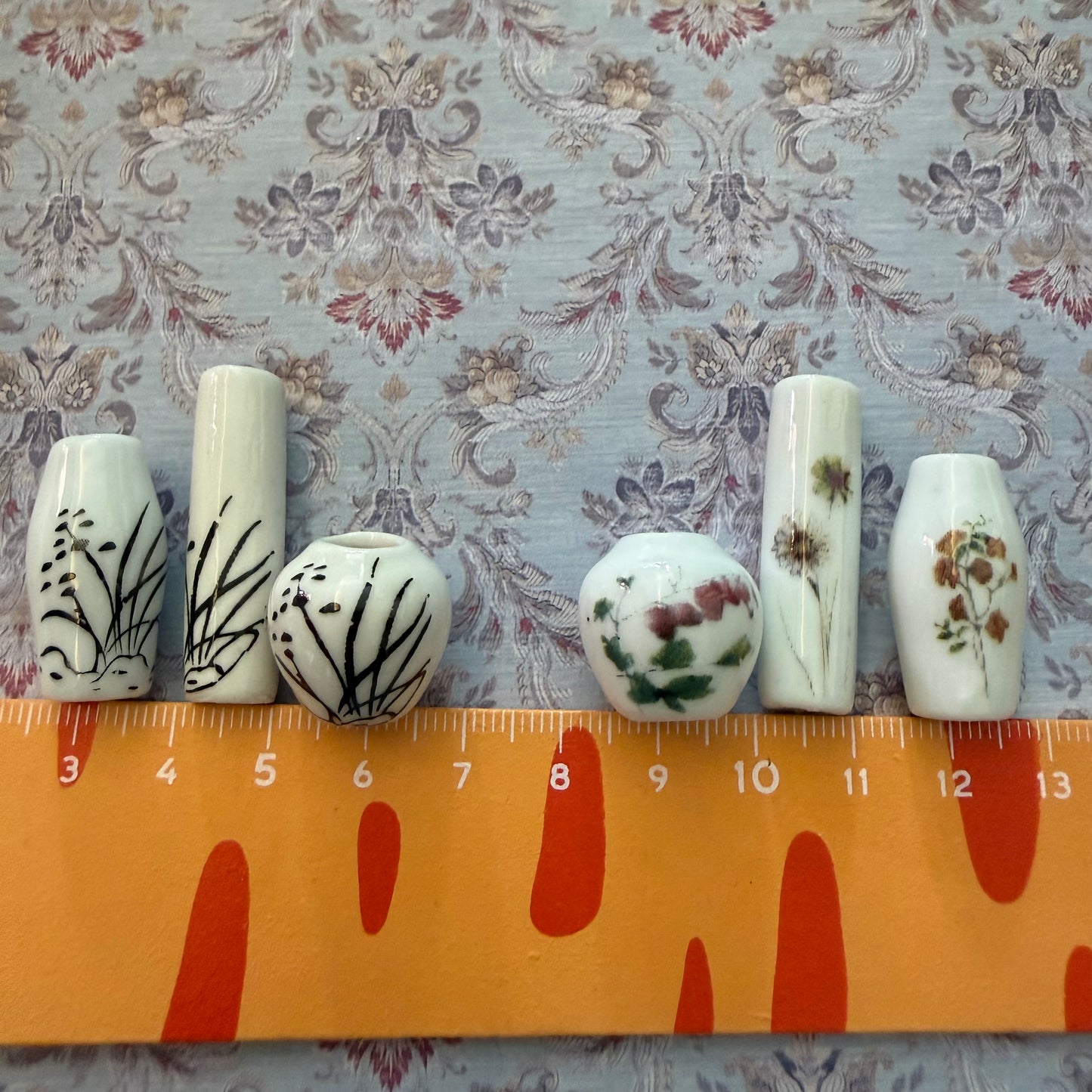 Lily minis- dollhouse miniature flower vase 3 sets