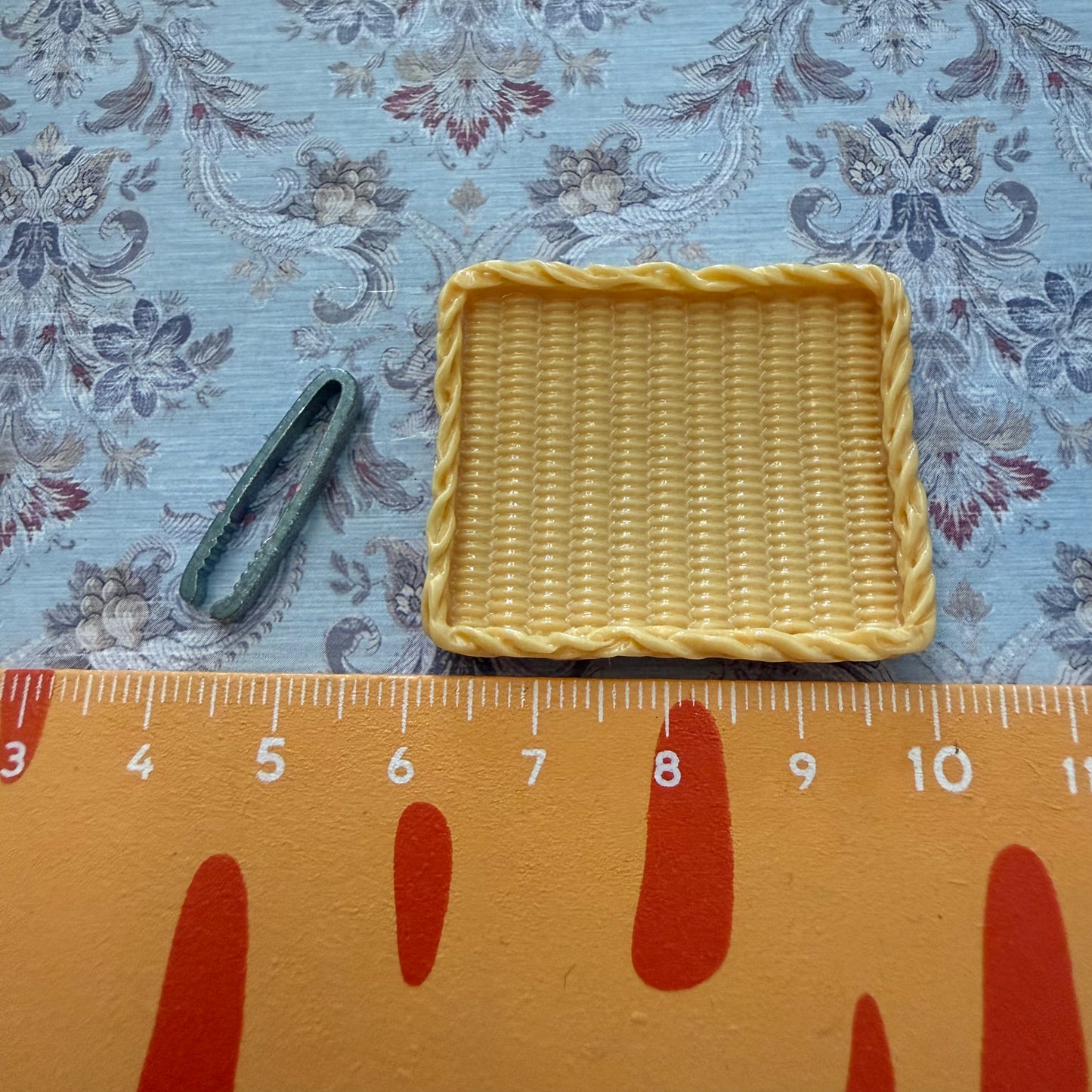 Lily minis- dollhouse miniature tray +tongs sets 2 sets