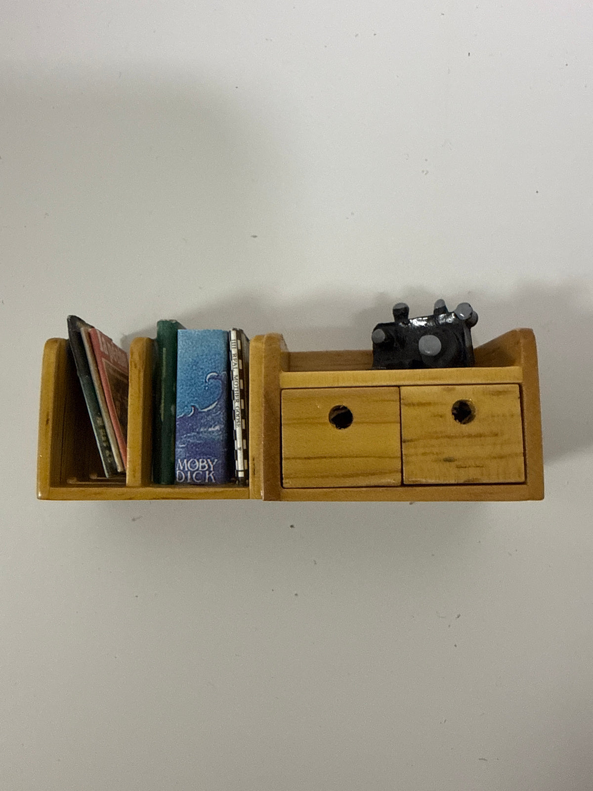 Lily minis-dollhouse Desk shelf