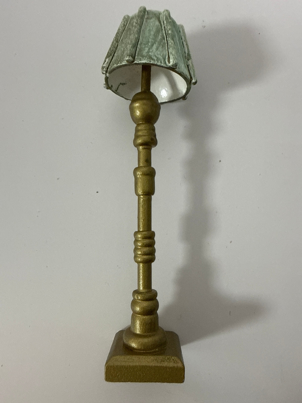 Lily minis-dollhouse Standard lamp