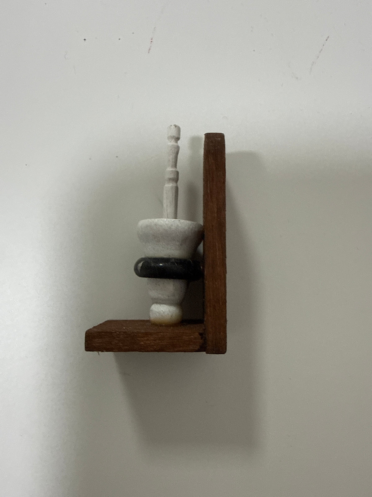 Lily minis-dollhouse Toilet brush