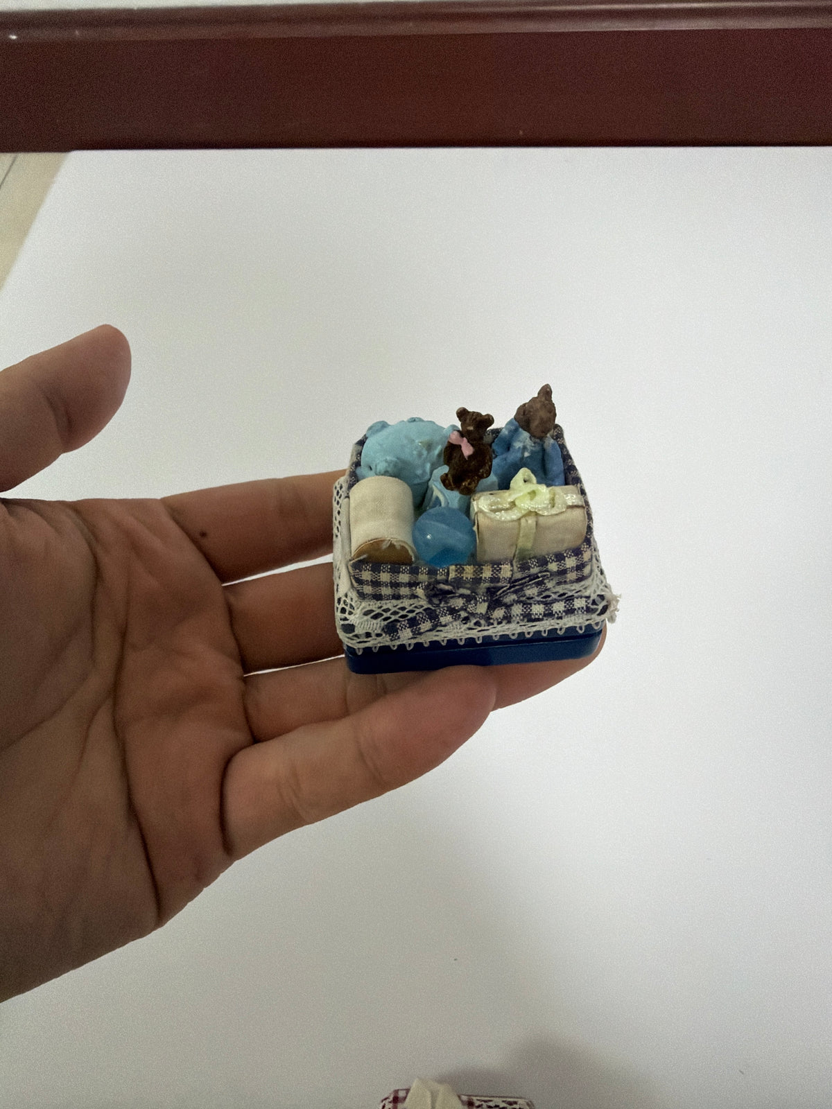 Lily minis-dollhouse miniature Needle and thread box