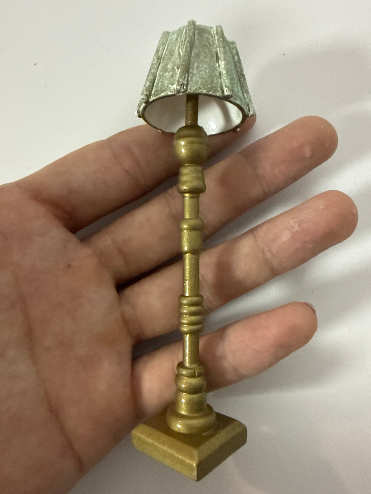 Lily minis-dollhouse Standard lamp