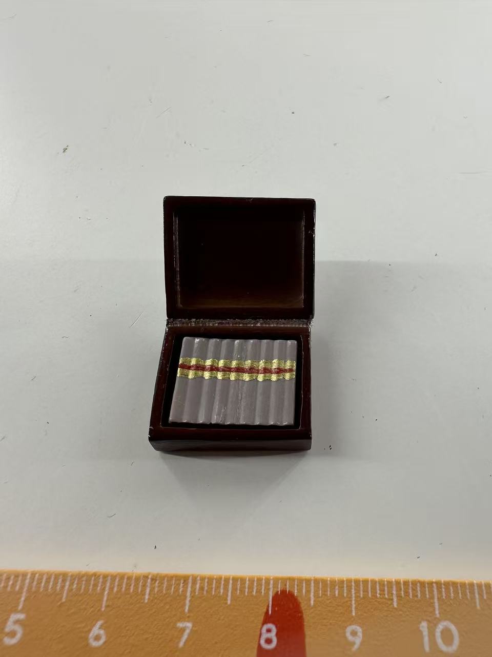 Lily minis-dollhouse cigar