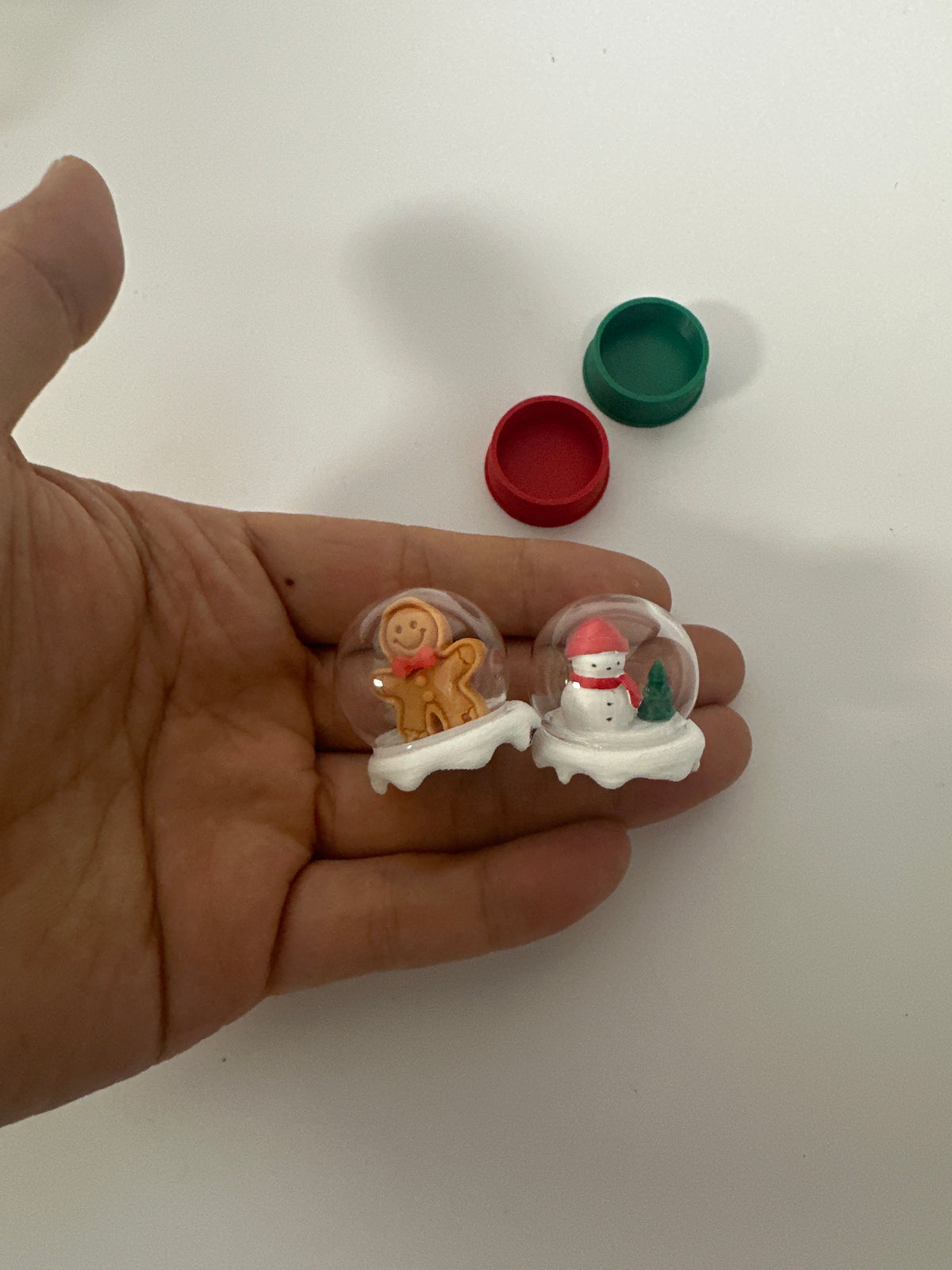Lily minis-dollhouse miniature Christmas figures