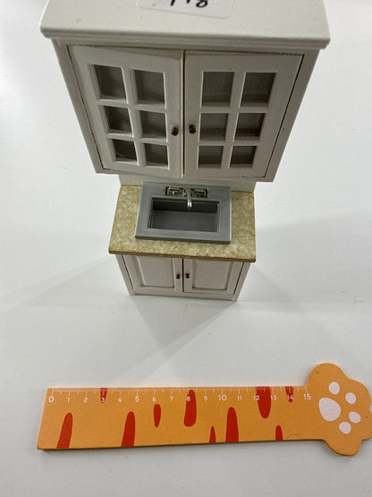 Lily minis-dollhouse Sink counter