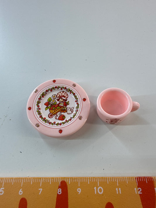 Lily minis-dollhouse Plates and cups