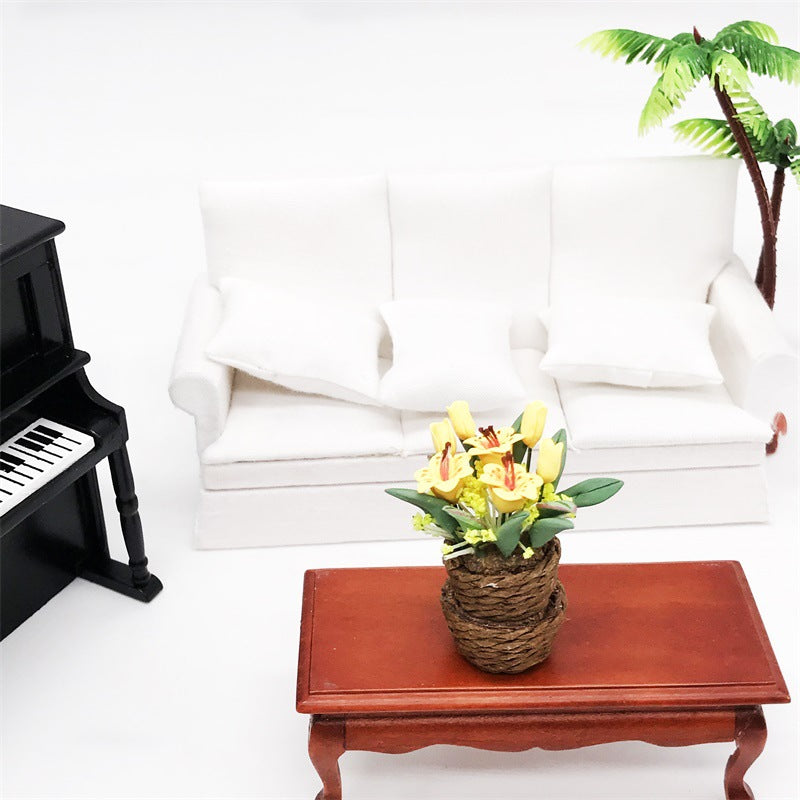 1:12 Miniature Dollhouse Three-Seater Sofa – Living Room Scene Decoration with Three Throw Pillows