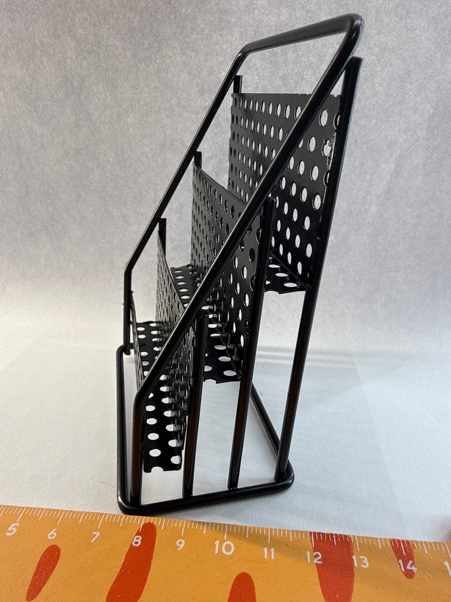 Lily minis-dollhouse Iron newspaper stand