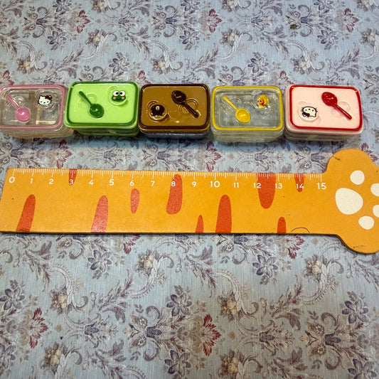 Lily minis-dollhouse miniature Sandi* sets 5 pcs