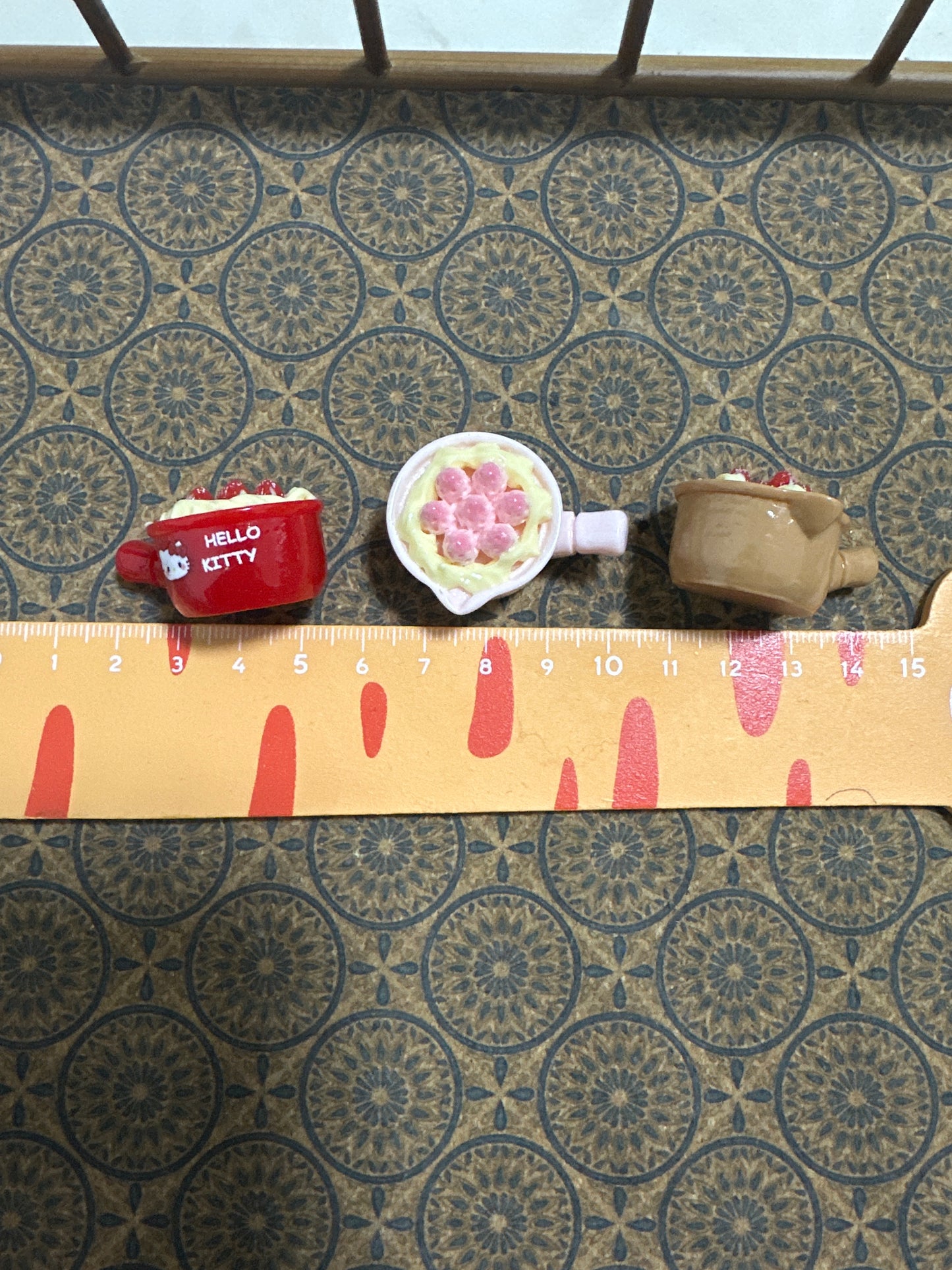 Lily minis-dollhouse miniature HK cakes 3pcs