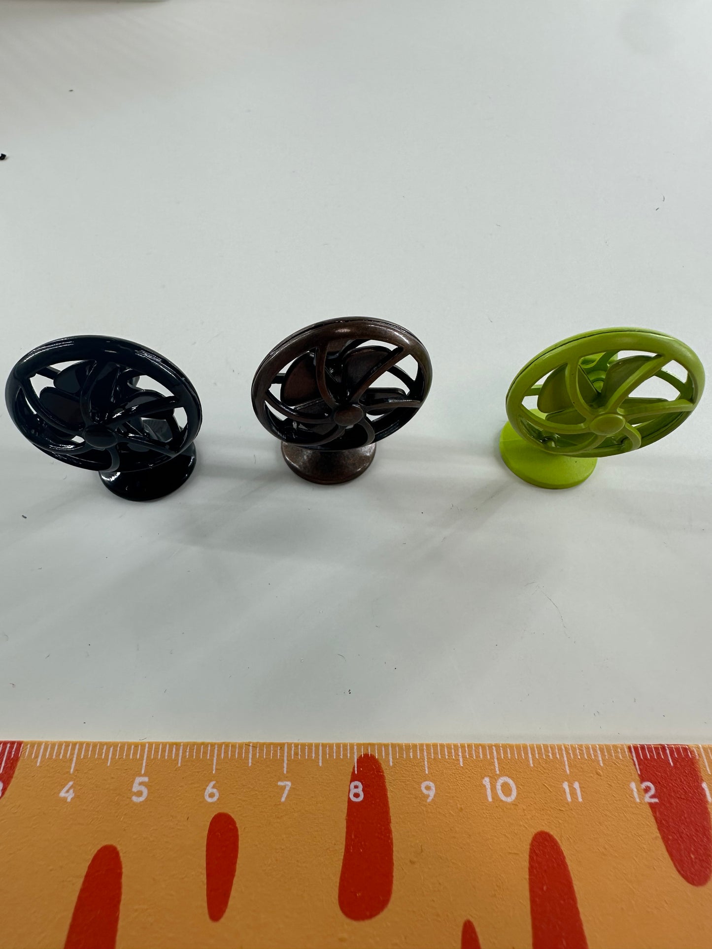Lily minis-dollhouse Metal fan