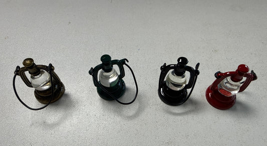 Lily minis-dollhouse Kerosene lamp 1pcs Random styles