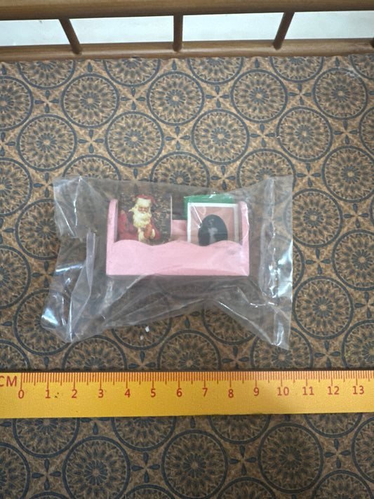 Lily minis-dollhouse miniature Wooden shelf