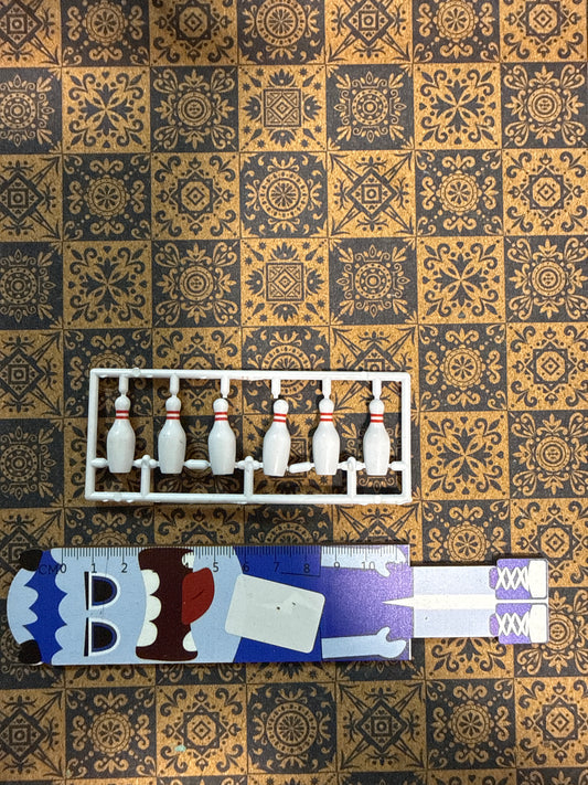 Lily minis-dollhouse Miniature bowling props