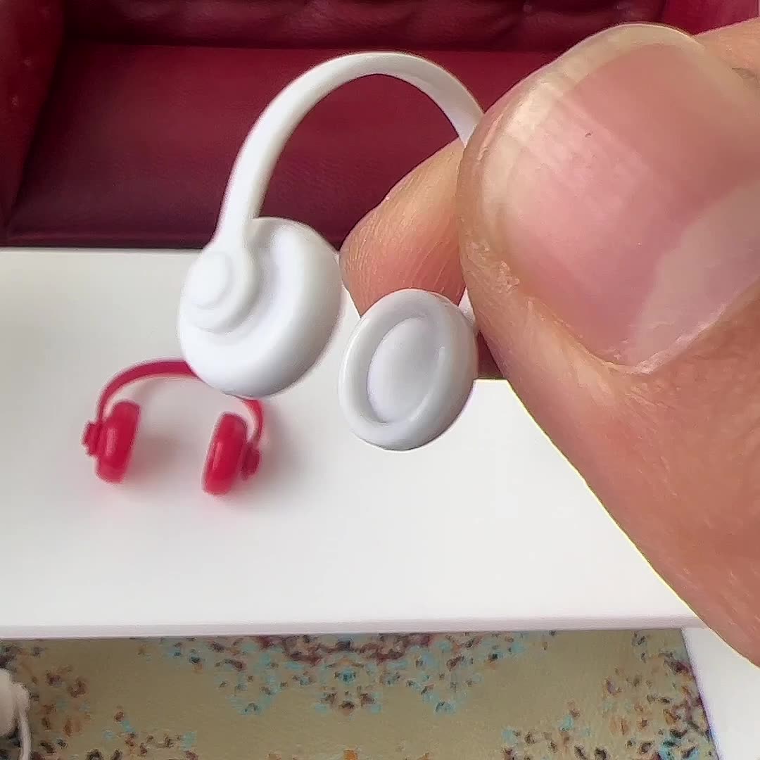 1:12 Dollhouse Mini Computer Room Scene Accessory - Black/Red Headphones