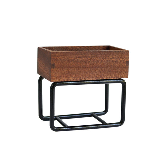 Lily minis-dollhouse Wooden with black arched metal frame